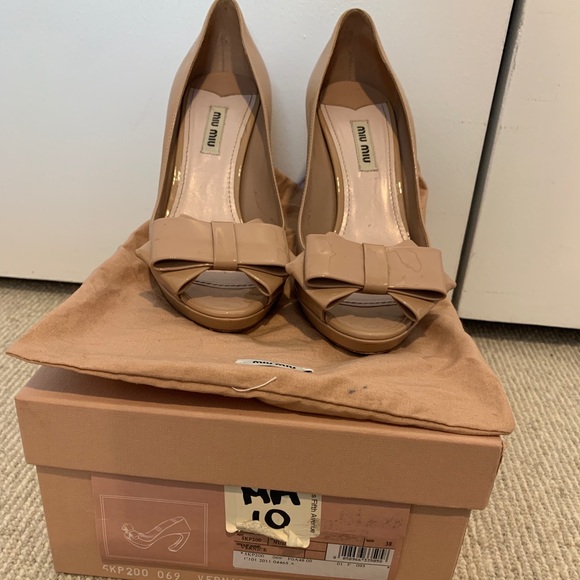 Miu Miu Patent Leather Curve Heel Open Toe Pumps - Picture 1 of 6